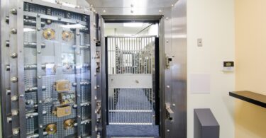 139 N Main St - The Vault